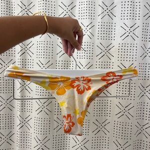 HONEY SWIM - Hibiscus cheeky bottoms